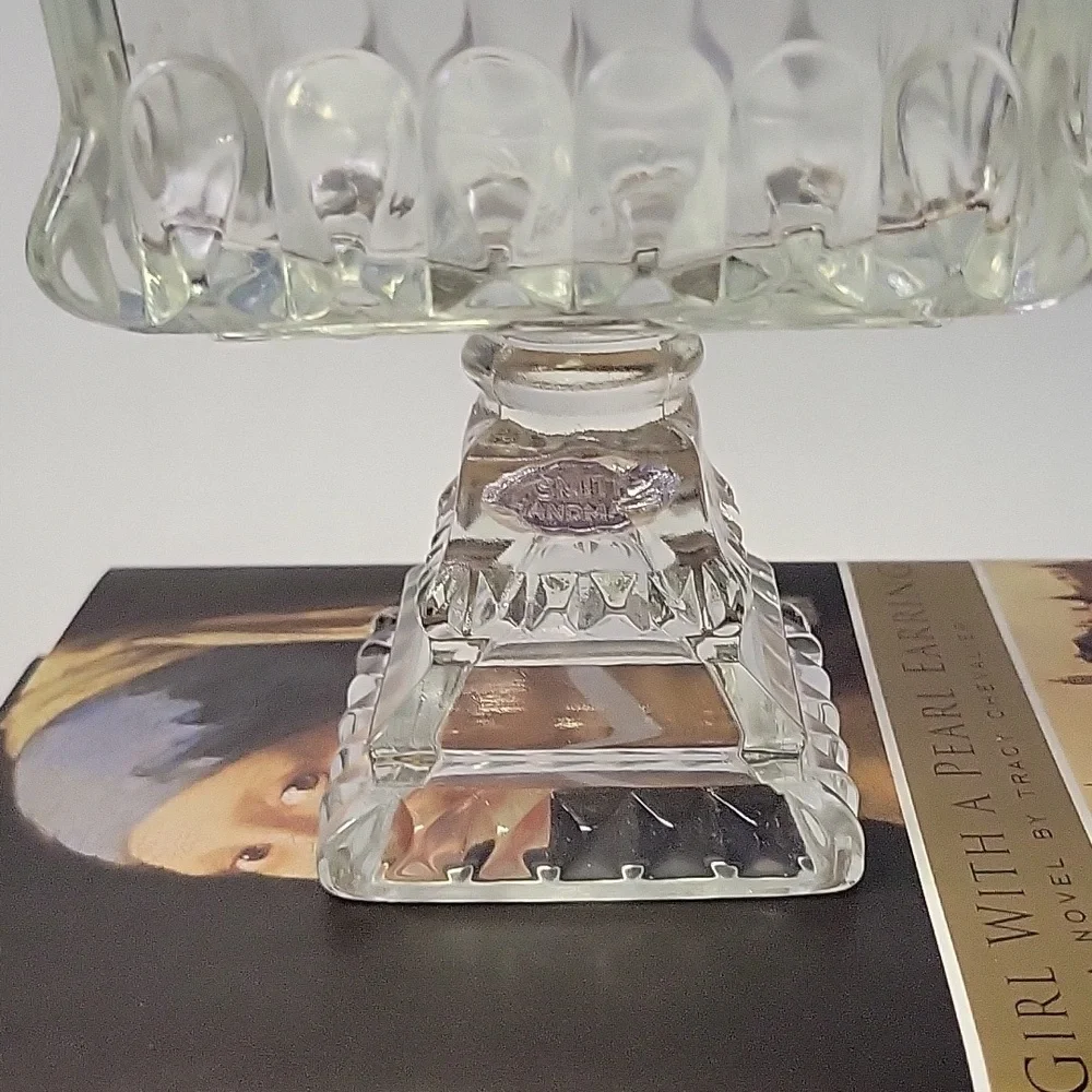 Vintage Smith Glass "wedding box" covered candy dish - Picture 2 of 6